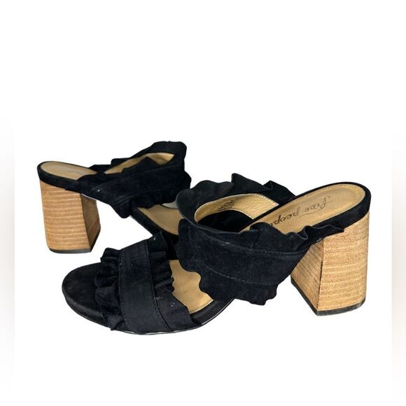 Free People Rosie Ruffle Black Suede Heels Size 39 (8.5) Block Heel - Picture 3 of 12